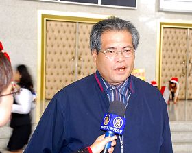 县议员蔡鼎三表示，坚决反对这些不尊重人权、迫害人权的中共人士来台湾