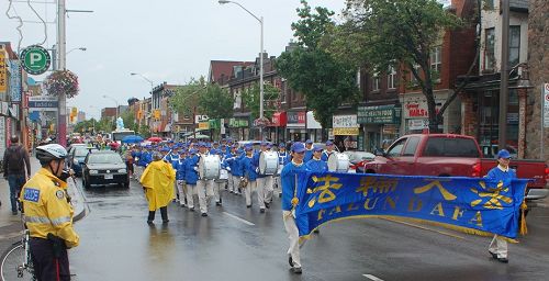 二零一五年五月三十一日，多伦多天国乐团第一次应邀参加了多伦多“素食节”游行（Veg Parade），受到欢迎。