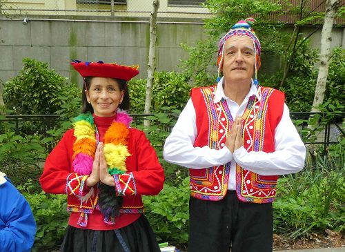 '图11：秘鲁学员 Gujunio Bereyra（右） 和 Elene Davis（左）'