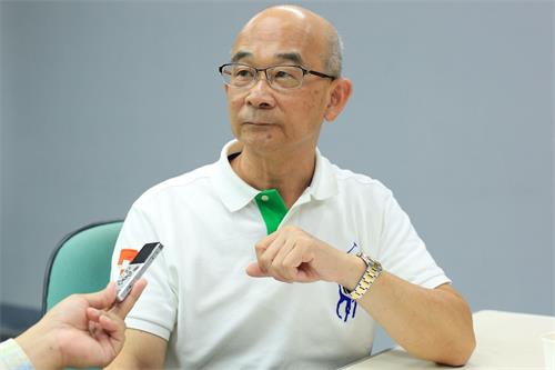 '图1：台湾跨国企业年兴纺织公司前总经理黄士坤说?：“法轮功救了我和太太。”'
