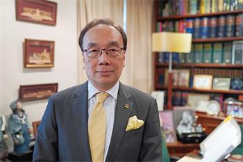 图1:香港公民党主席、资深大律师梁家杰