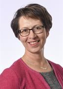 '图1：莎丽·埃赛亚（Sari Essayah），芬兰基督教民主党议员，芬兰国会宗教与良心犯自由小组主席'