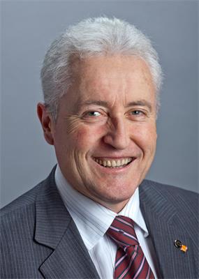 '图2：前瑞士联邦国会议员，现日内瓦市参议员卢克·巴赫塔萨（Luc Barthassat）'