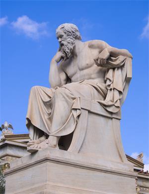 图：当代希腊国立雅典学院（Academy of Athens）前的苏格拉底雕像，作者为十九世纪雕塑家德罗西斯（Leonidas Drosis）和皮卡雷利（Attilio Picarelli）。（网络图片）