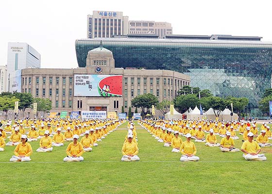 韩国学员在首尔举行反迫害集会游行
