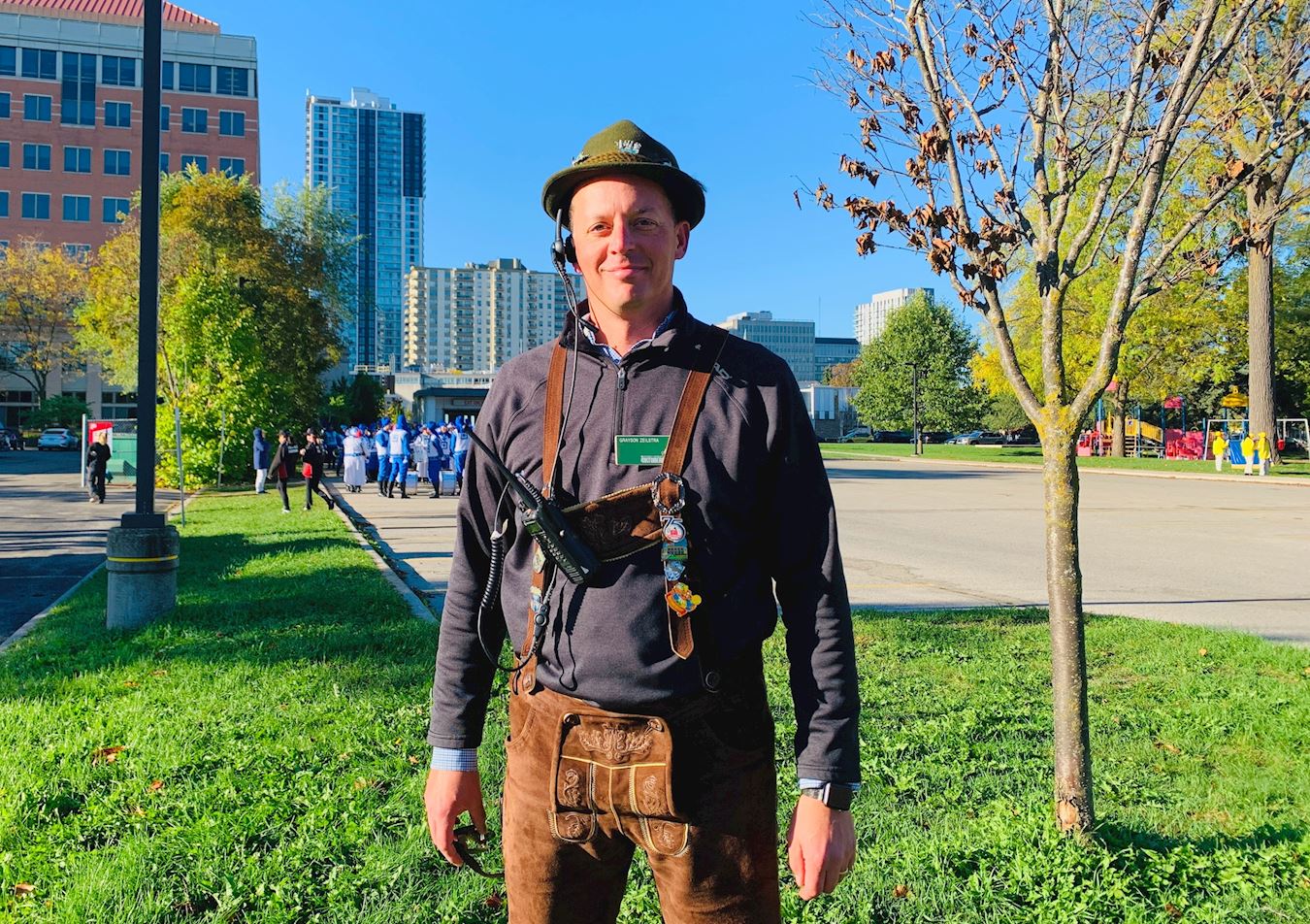 '图5:游行负责人之一格雷森(Grayson)先生'